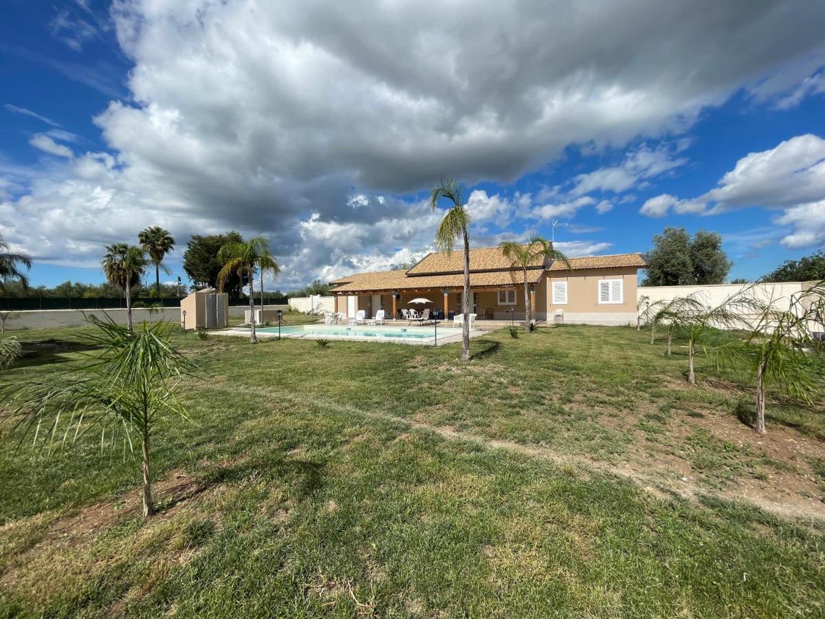 Villa Nunzia Con Piscina, Sauna E Idromassaggio. Floridia Buitenkant foto