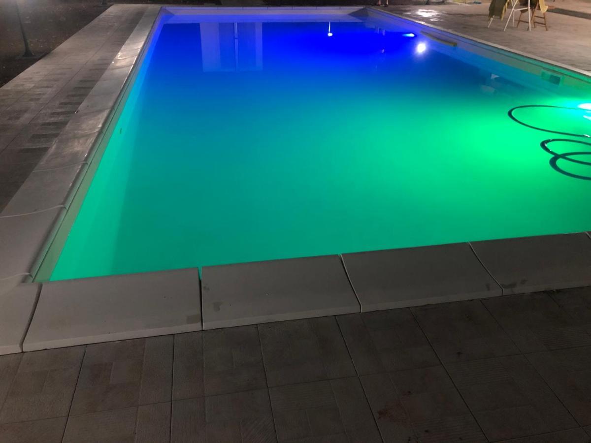 Villa Nunzia Con Piscina, Sauna E Idromassaggio. Floridia Buitenkant foto