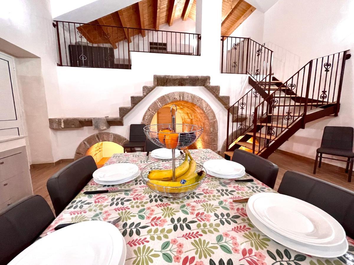 Villa Nunzia Con Piscina, Sauna E Idromassaggio. Floridia Buitenkant foto