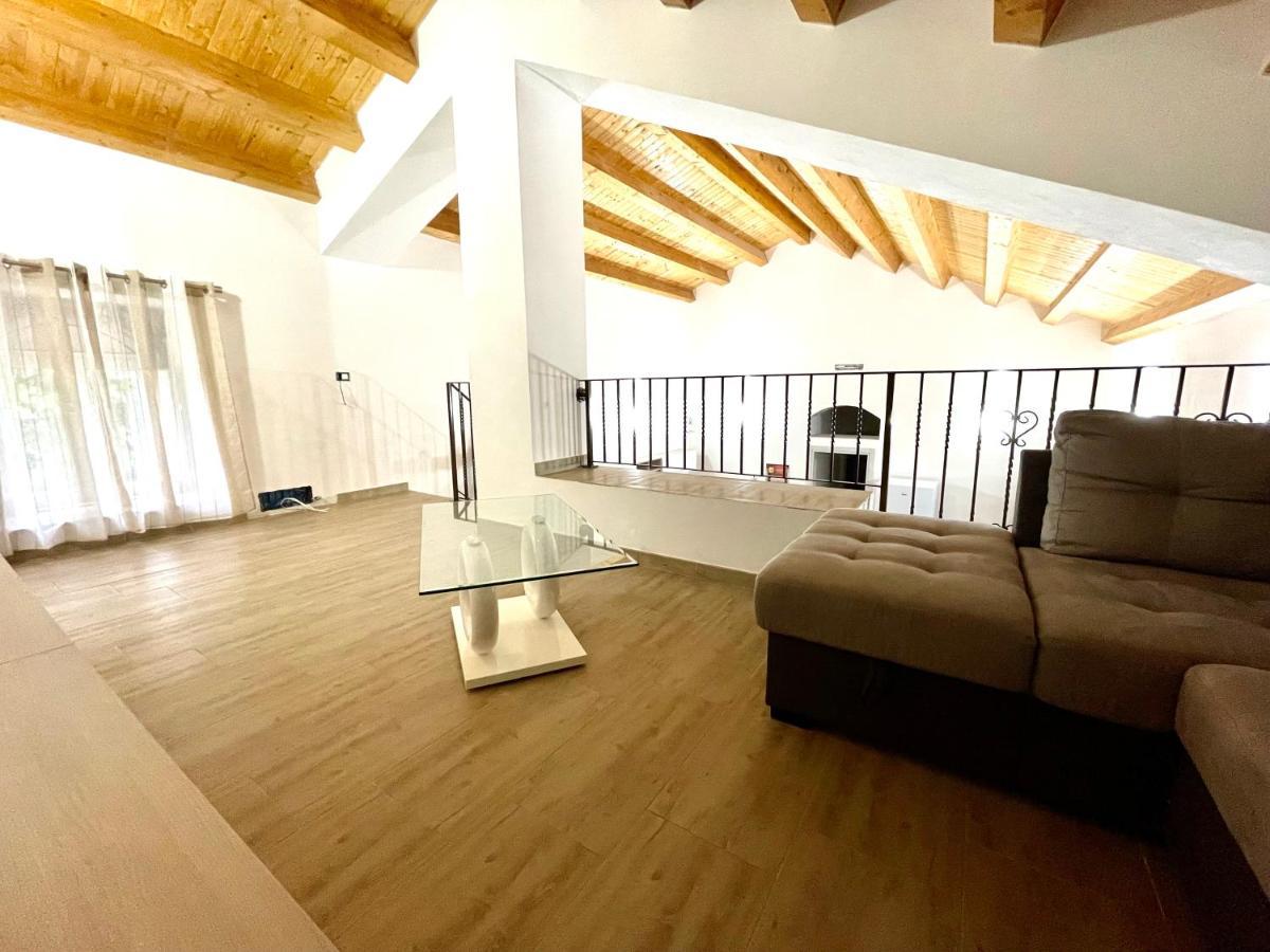 Villa Nunzia Con Piscina, Sauna E Idromassaggio. Floridia Buitenkant foto
