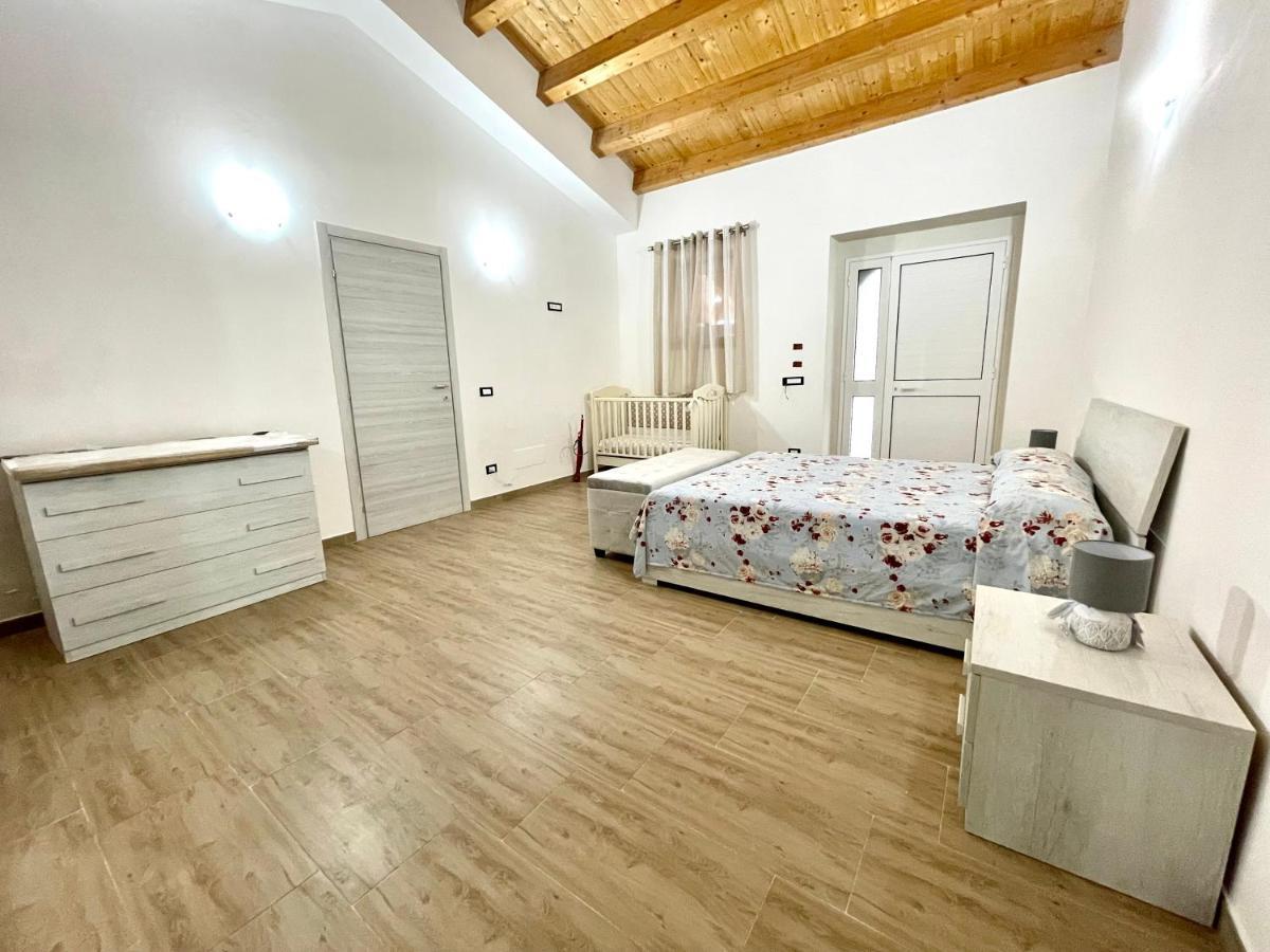 Villa Nunzia Con Piscina, Sauna E Idromassaggio. Floridia Buitenkant foto
