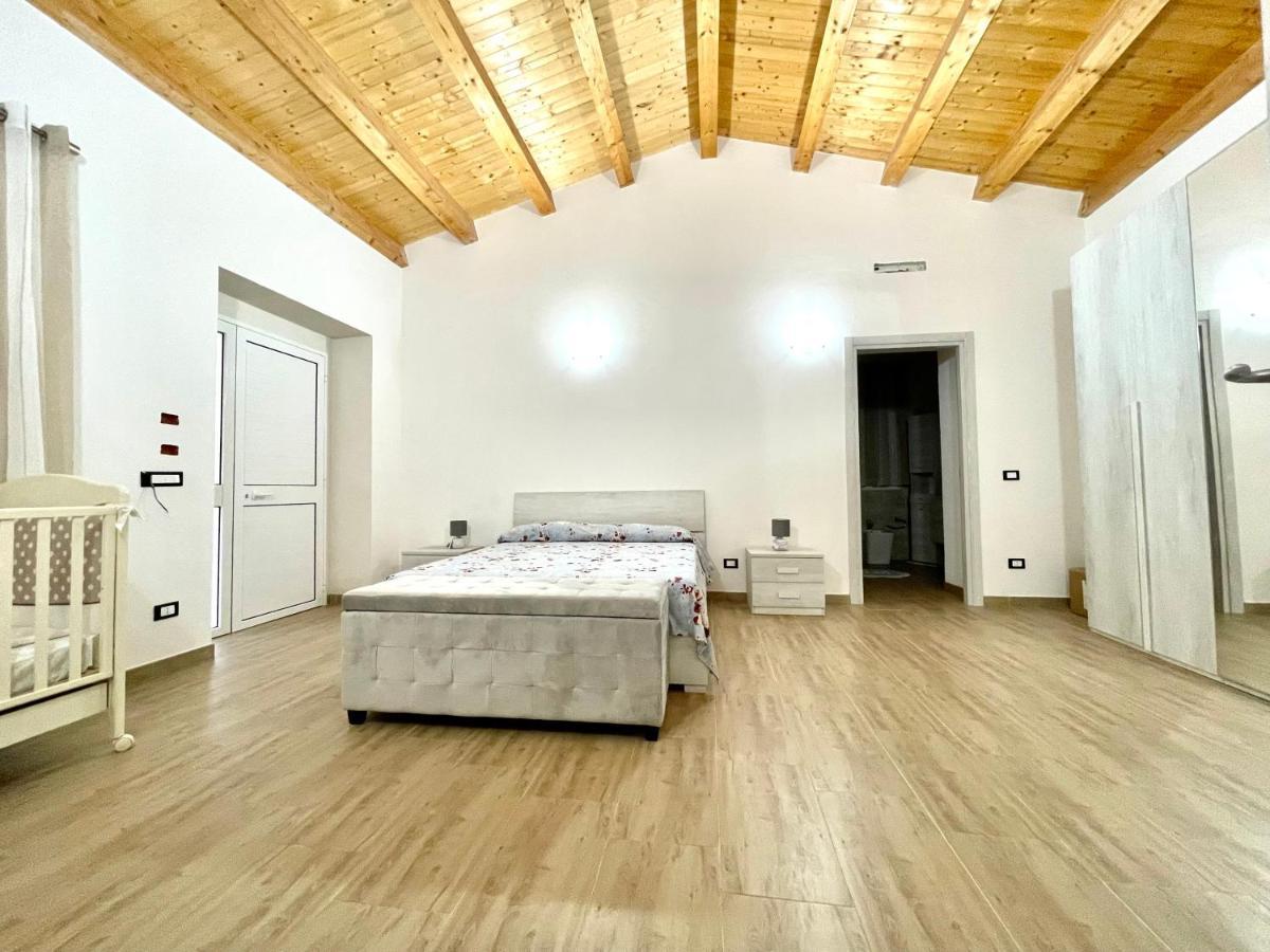 Villa Nunzia Con Piscina, Sauna E Idromassaggio. Floridia Buitenkant foto