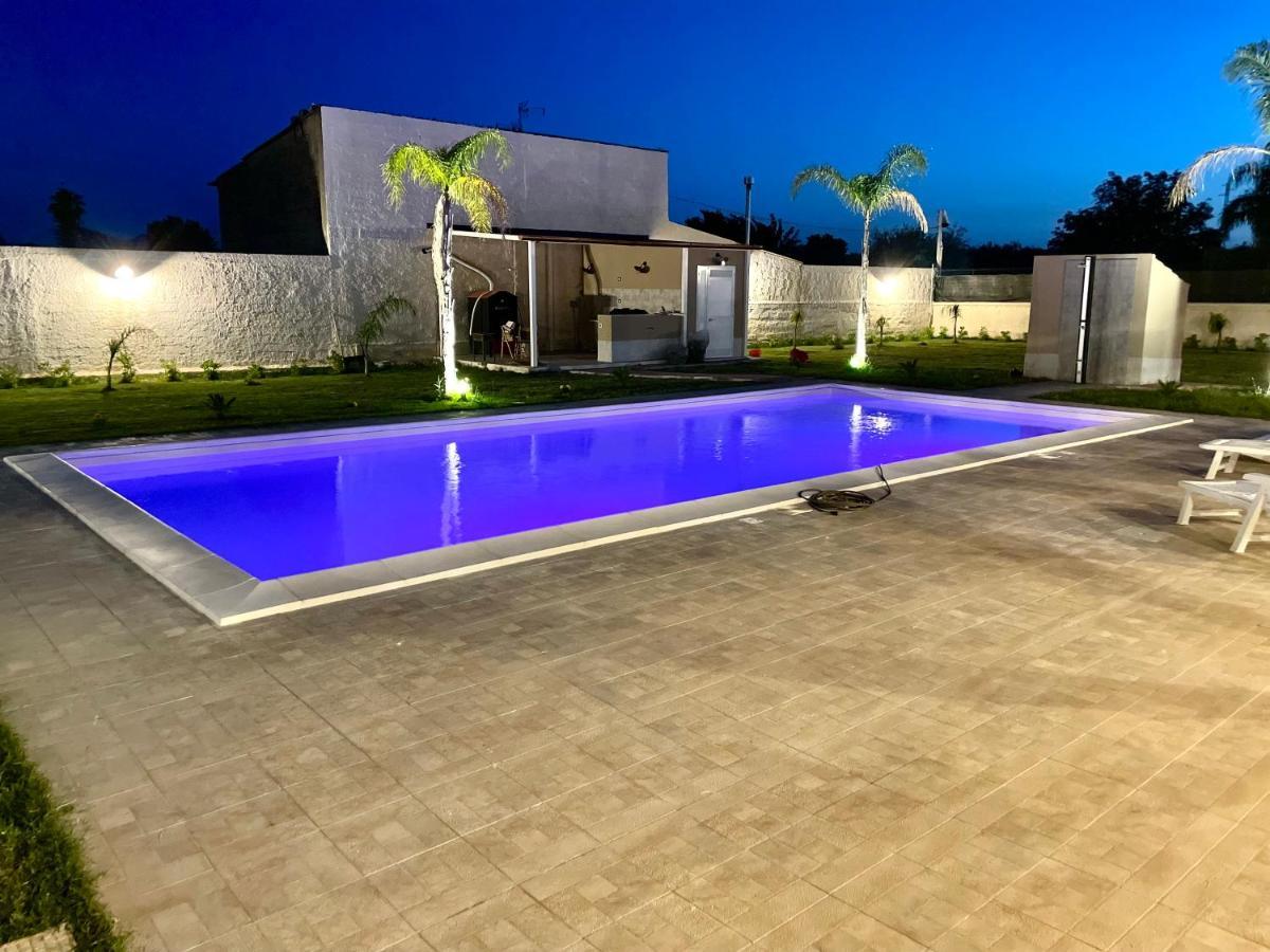 Villa Nunzia Con Piscina, Sauna E Idromassaggio. Floridia Buitenkant foto