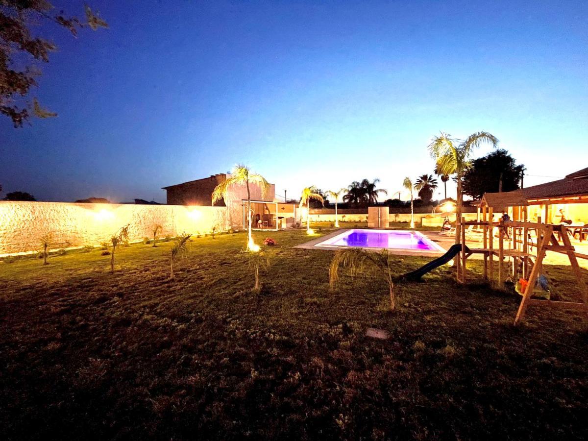 Villa Nunzia Con Piscina, Sauna E Idromassaggio. Floridia Buitenkant foto